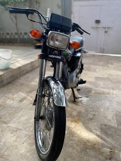 unique karak ghadi he 125