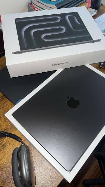 Apple MacBook pro M2 Max 1TB