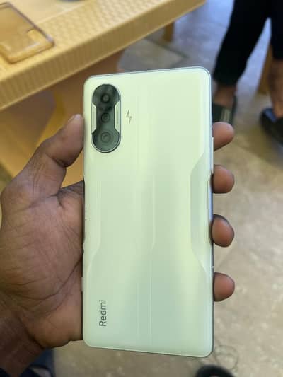 redmi K40 . box available. original charge available