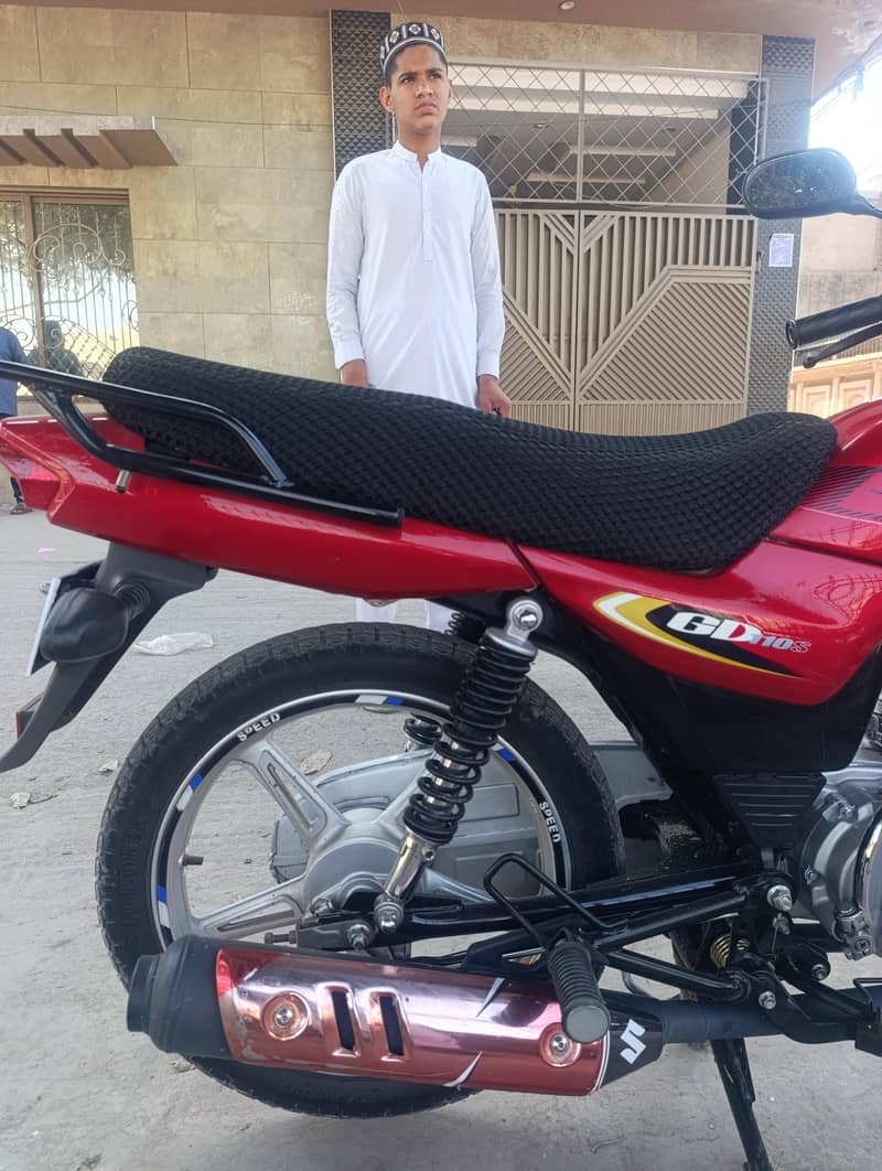 بالکل نیو ڈبہ پیک گاڑی ہے 2