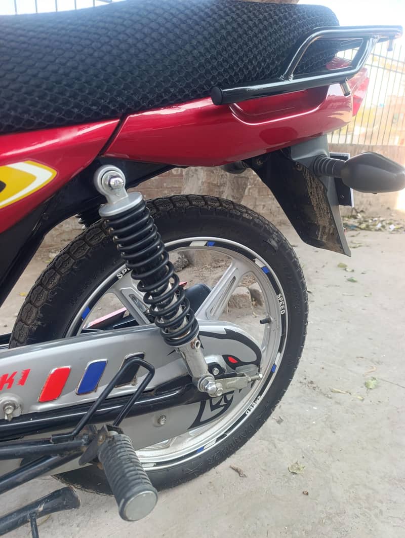 بالکل نیو ڈبہ پیک گاڑی ہے 5