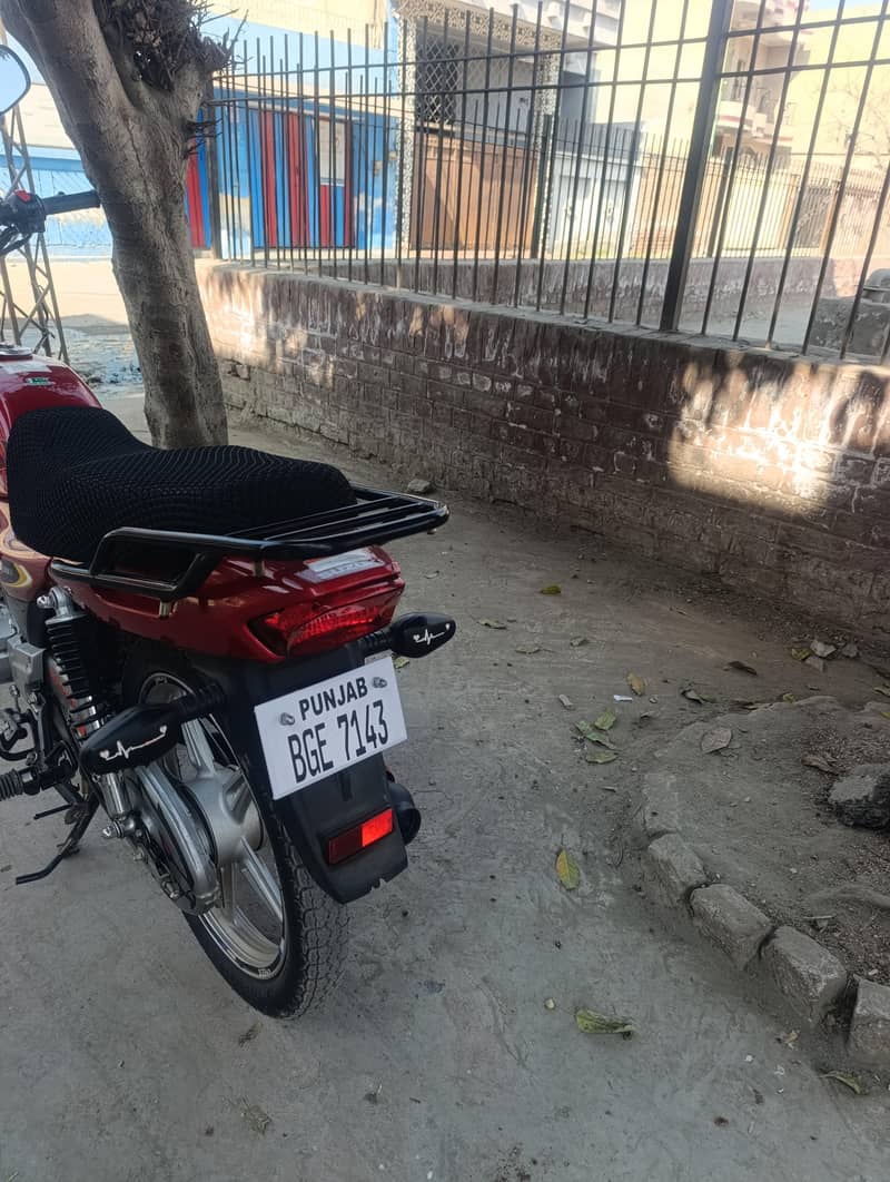 بالکل نیو ڈبہ پیک گاڑی ہے 6