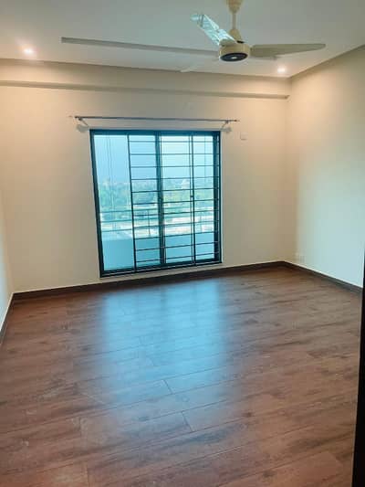 4-BEDROOMS APARTMENT BRAND NEW AVAILABLE FOR RENT IN ASKARI 10 SECTOR S