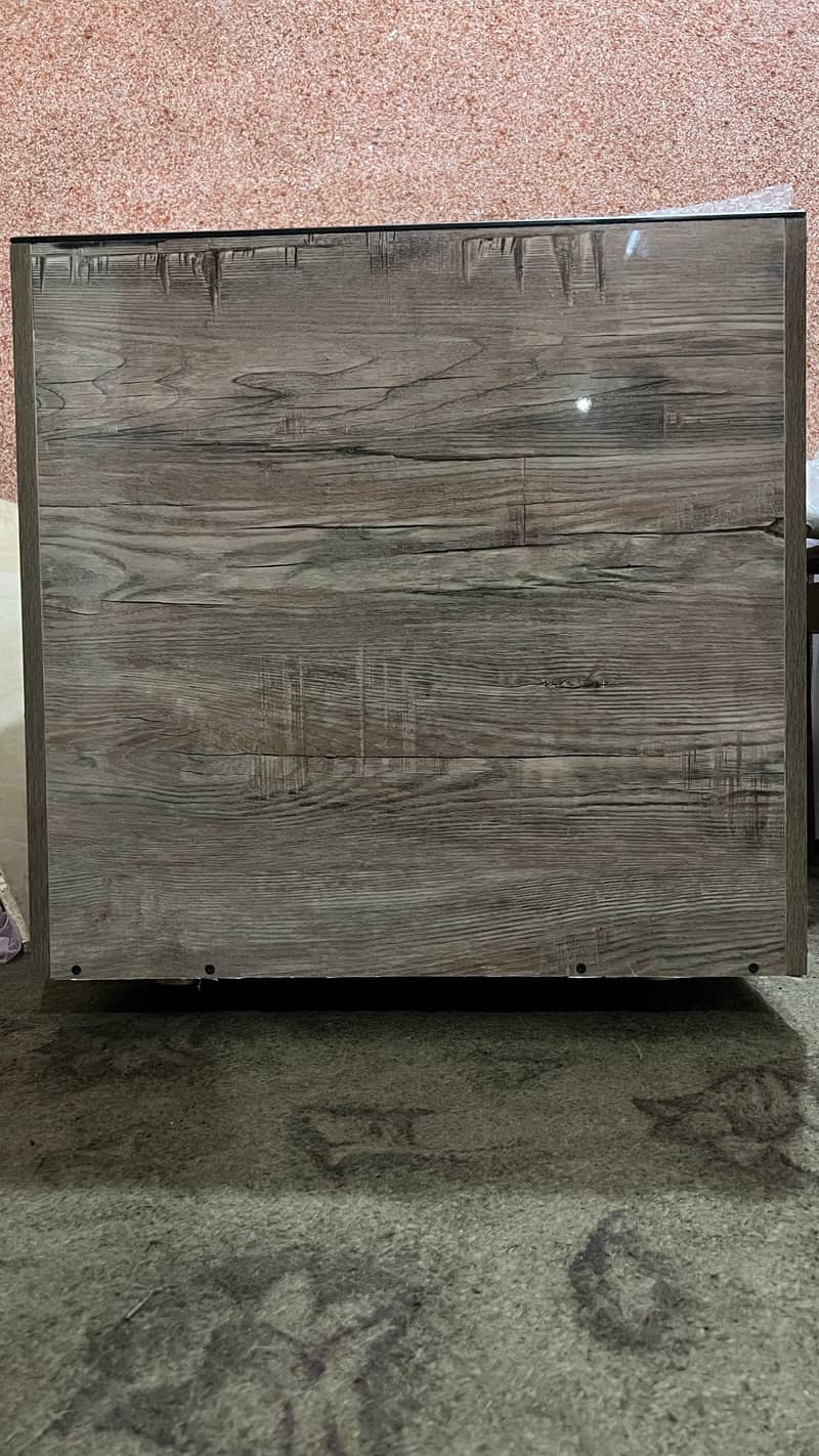 unique illusion table 4