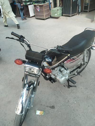 Honda 125 2025 model black color speacial addition
