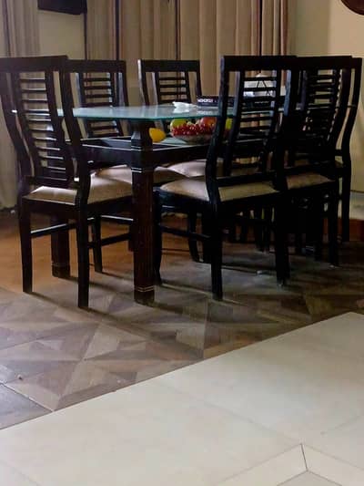 6 Seater Dining table