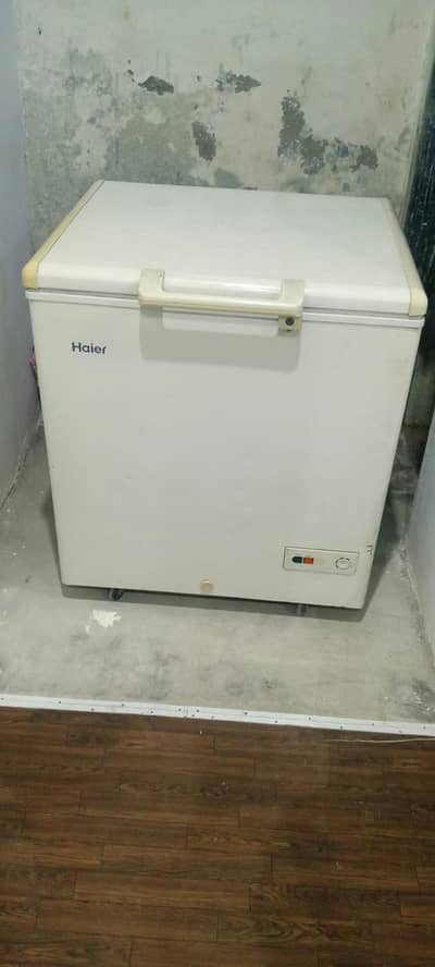 deep frezzer for sale almost new condition hy