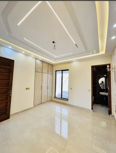 5'Marla Ultra Modern House For Sale Park View City Lahore