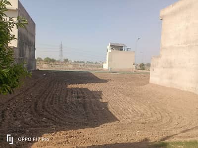 10 Marla Prime Location Plot Available For Sale