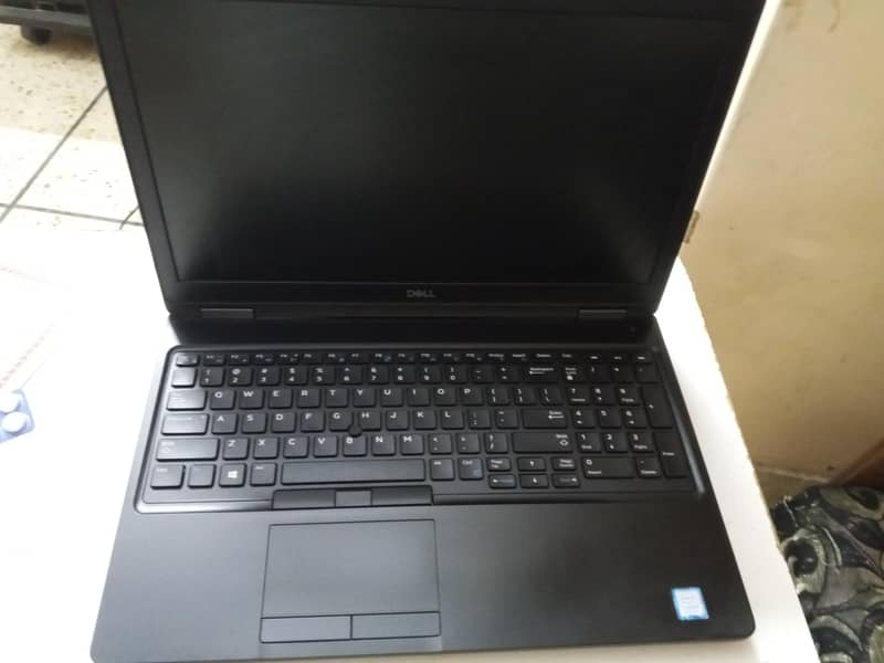 DELL PRECISION 3530 1