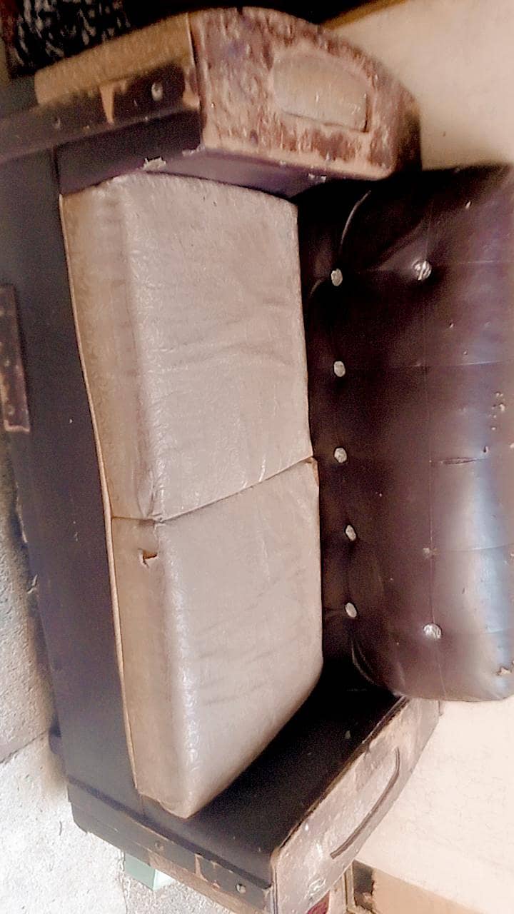 sofa . . . . . . 0