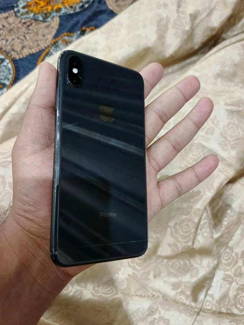 iPhone XS Max 1