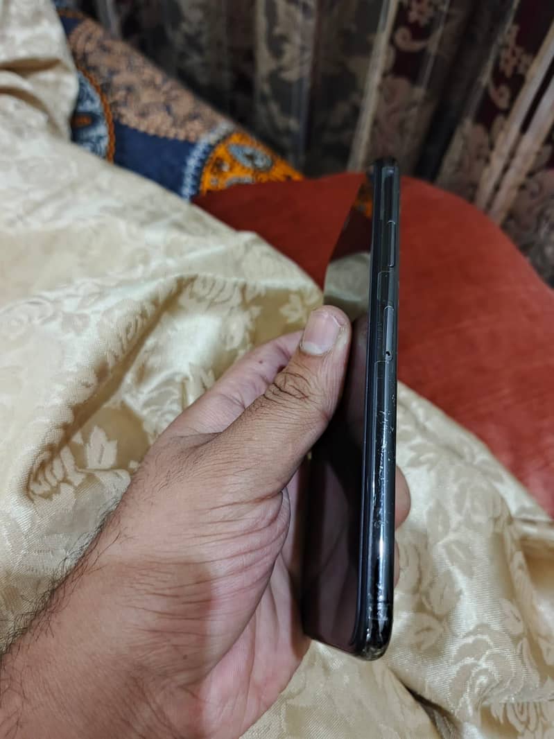 iPhone XS Max 4
