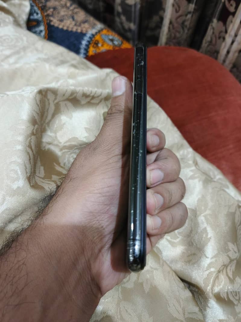 iPhone XS Max 5