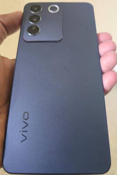 Used Vivo v27e