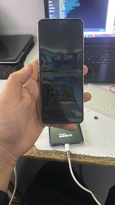 Samsung Z Flip 4 Urgent Sale