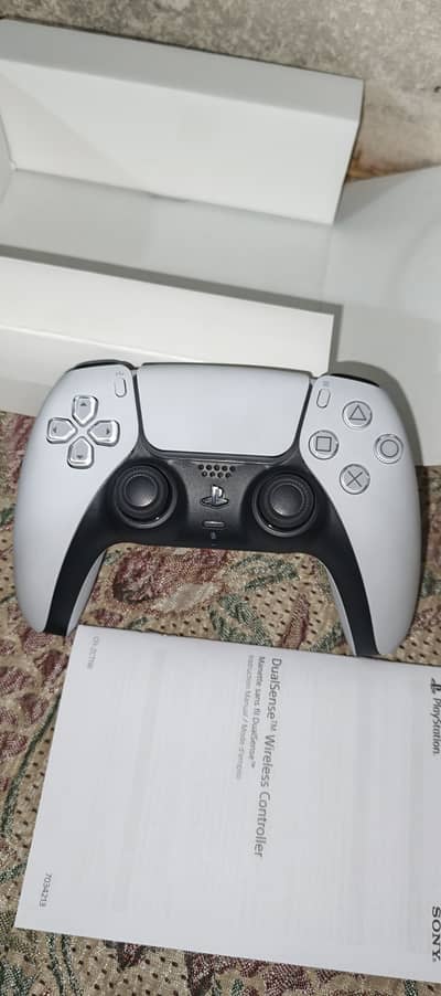 PS5 original controller with box just one hour use