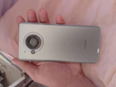 Aqous R7 12 RM 256 GB Momery 10 BY 10 All OK