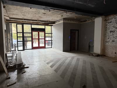 3000 Sq. Feet Shop For Rent