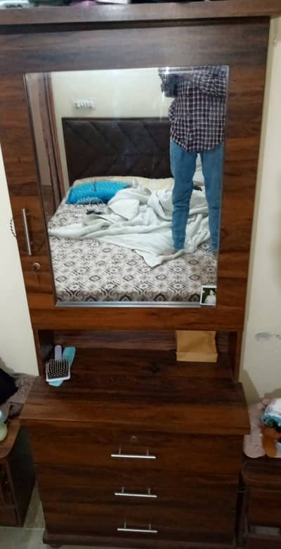 Only Dressing table price 5k