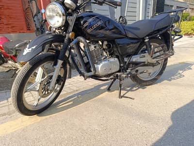 Suzuki GS 150 for sale in excellent condition. Engine is in perfect w