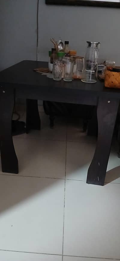 table 4 person brown colour  used