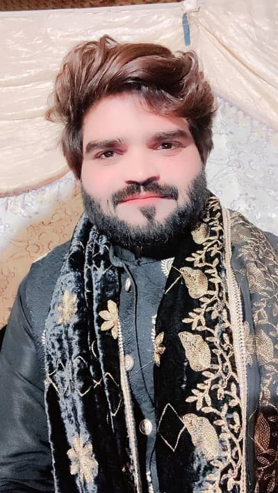 i need a job i live in lahore i have many job experience