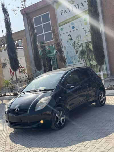 Toyota vitz F 1.0