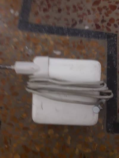 mac charger working condition for sale xetremely low price