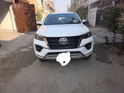 Toyota Fortuner 2.7 V 2021