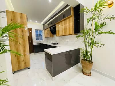 Very Prime Location- 7 Marla Designer House Available For Rent