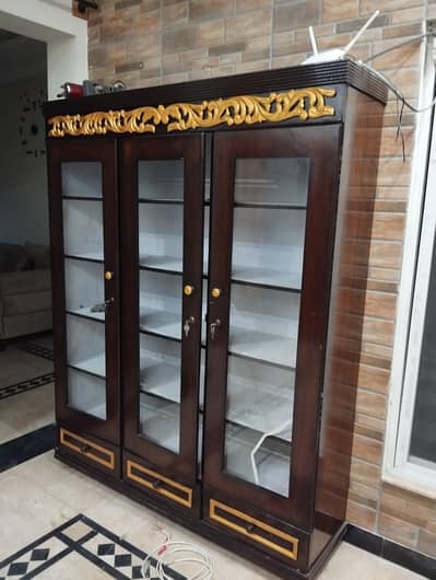 Showcase Almirah (Almari)