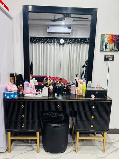 Black and Gold Dressing table