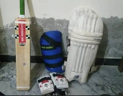 CRICKET KIT(URGENT SALE)