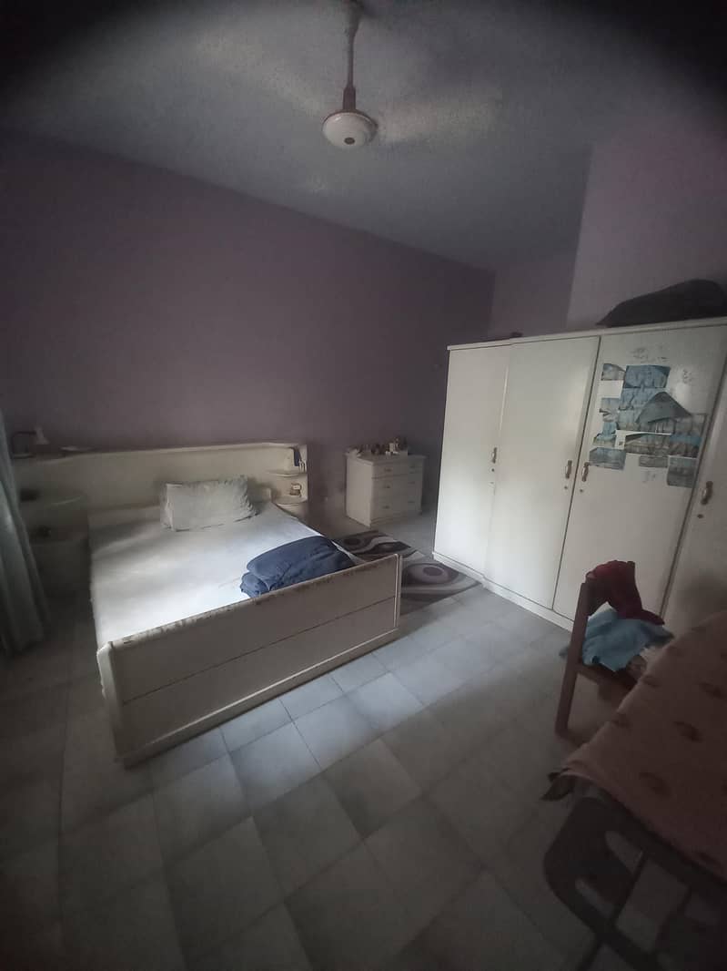 bed wardrobe dressing table mint Condition 1