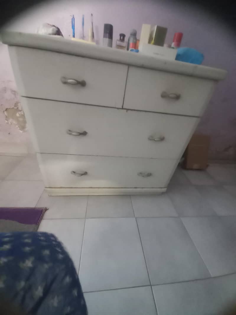 bed wardrobe dressing table mint Condition 4