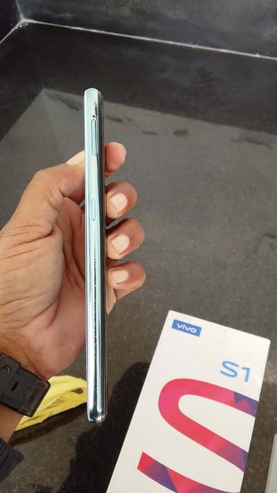 vivo S1 PTA approved 4/128 complete box urgent sale only serious buyer