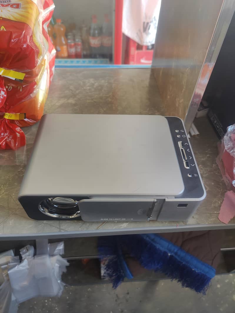 HD Multimedia Projecter android 0