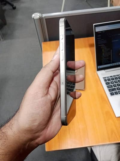 i phone 15 pro max Pta Approved 256 natural colour 1 physical 1 e sim