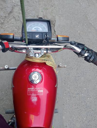 v1 hand used very good condition 03227288088 call me