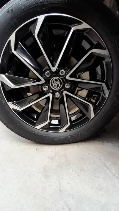 Grande 1.8 black interior