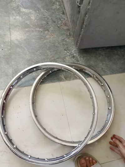 honda 125 geniun rim set