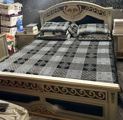 Bed and complete accesories