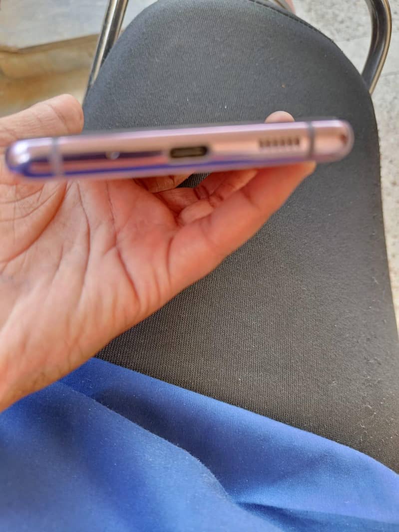 8/128.    ( 4500 mah battery) 2