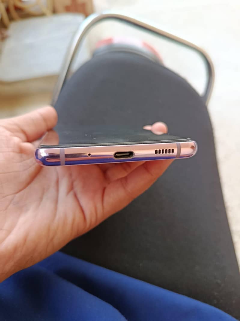 8/128.    ( 4500 mah battery) 3