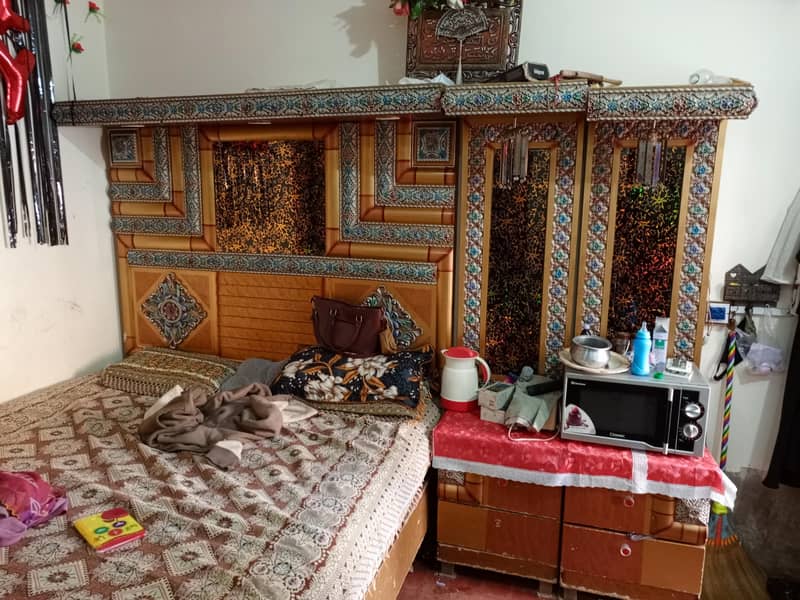 bed set with dressing 1