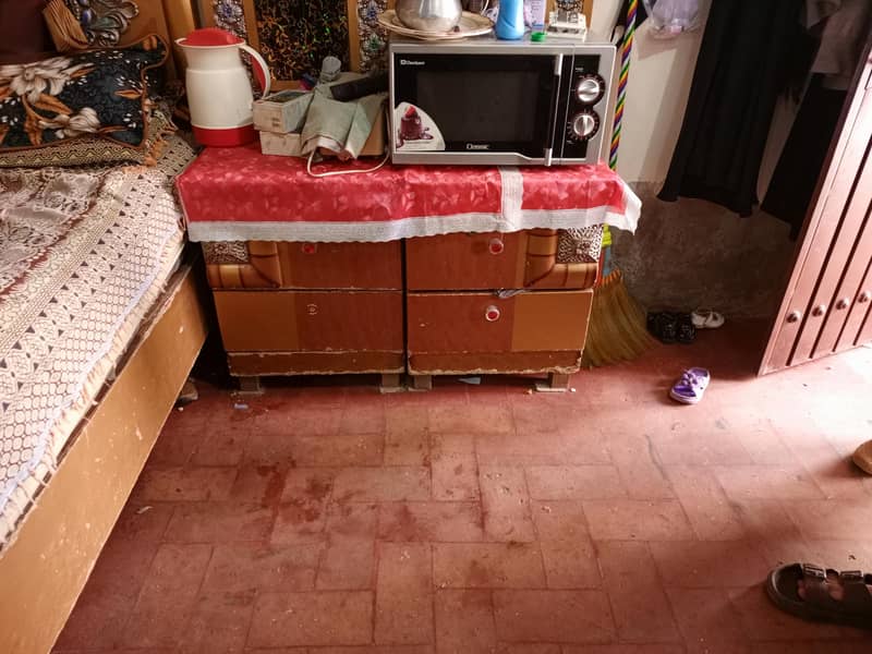 bed set with dressing 2