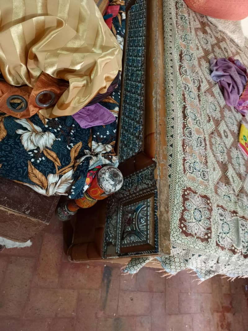 bed set with dressing 5