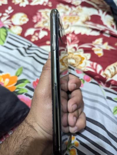 iphone 11pro max just like new 