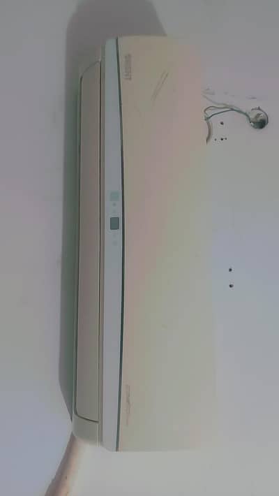 Orient AC 1 ton total 3year use